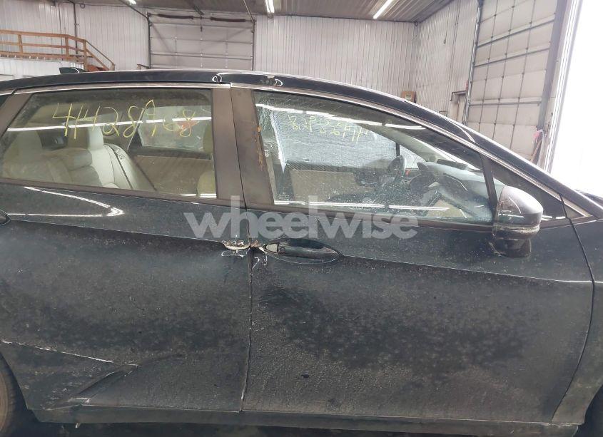 Photo 6 of 2018 Honda Clarity PLUG-IN HYBRID TOURING (VIN JHMZC5F39JC002521)