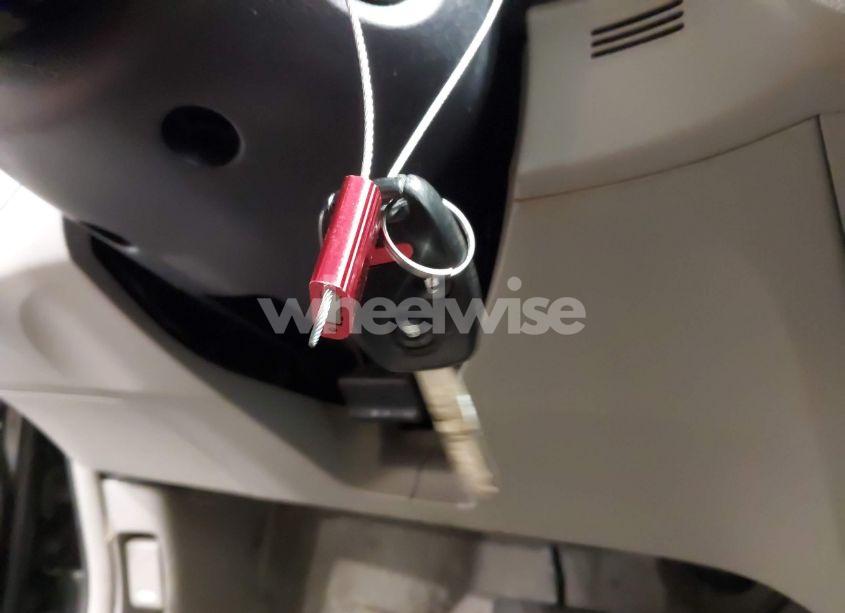 Photo 11 of 2010 Honda Insight LX (VIN JHMZE2H50AS042130)