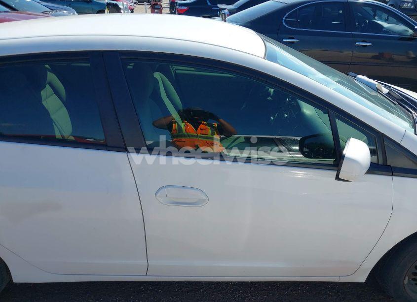 Photo 13 of 2014 Honda Insight LX (VIN JHMZE2H52ES000824)