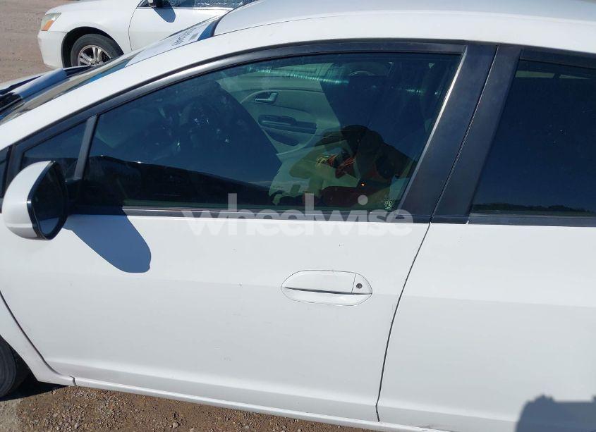 Photo 14 of 2014 Honda Insight LX (VIN JHMZE2H52ES000824)