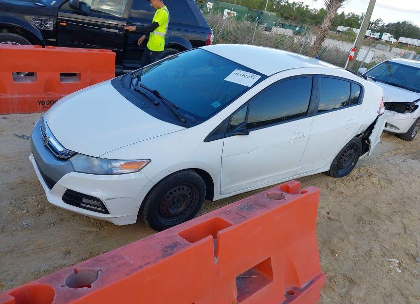 Photo 2 of 2014 Honda Insight LX (VIN JHMZE2H58ES000102)