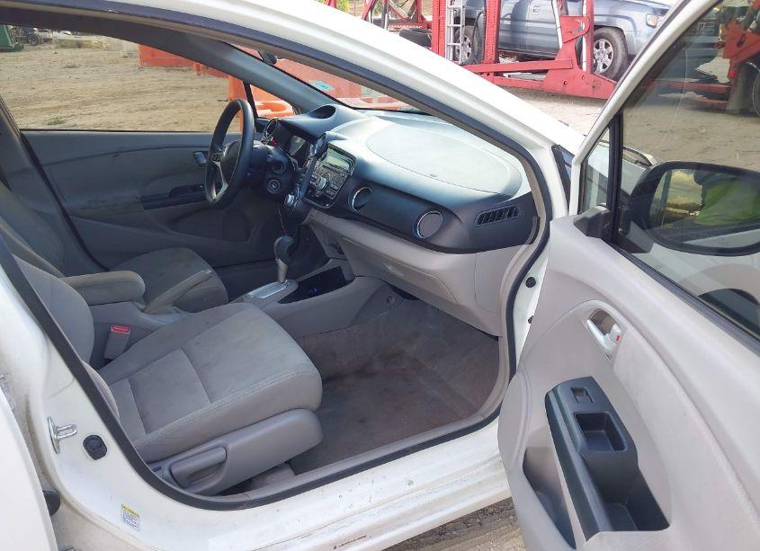 Photo 5 of 2014 Honda Insight LX (VIN JHMZE2H58ES000102)