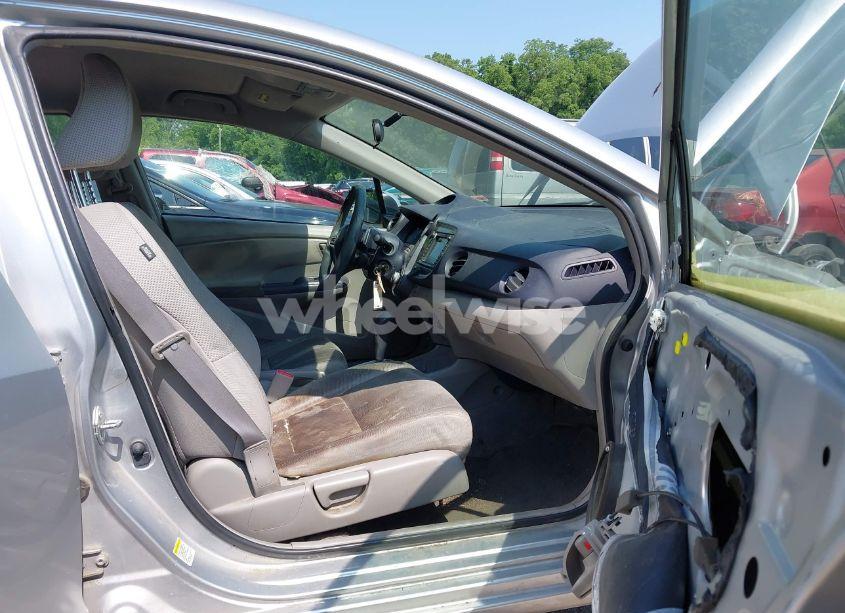 Photo 5 of 2010 Honda Insight EX (VIN JHMZE2H78AS016893)