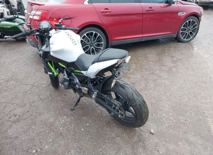 Photo 3 of 2017 Kawasaki Er650 H (VIN JKAEREH18HDA01243)