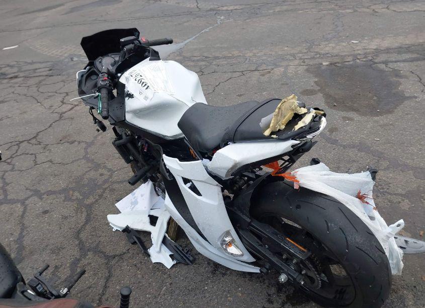 Photo 3 of 2017 Kawasaki Ex650 J (VIN JKAEXEJ10HDA01513)