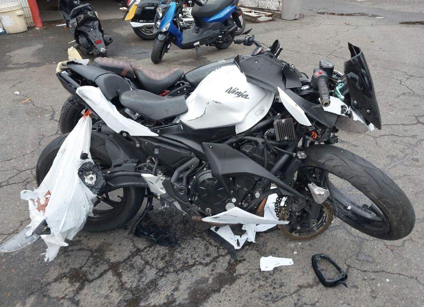 Photo 8 of 2017 Kawasaki Ex650 J (VIN JKAEXEJ10HDA01513)