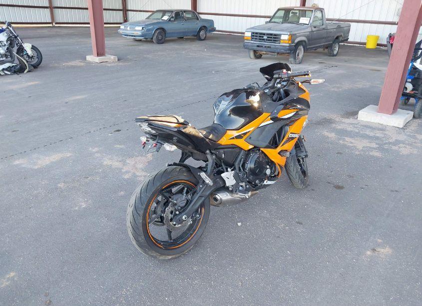 Photo 4 of 2019 Kawasaki Ex650 F (VIN JKAEXEK11KDA30279)