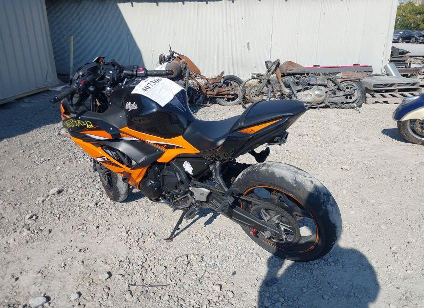 Photo 3 of 2019 Kawasaki Ex650 F (VIN JKAEXEK14KDA35198)