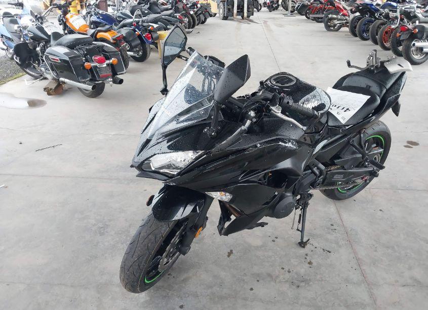 Photo 2 of 2019 Kawasaki Ex650 F (VIN JKAEXEK17KDA33445)