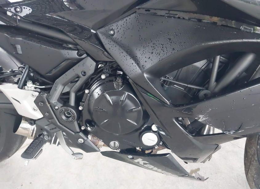 Photo 8 of 2019 Kawasaki Ex650 F (VIN JKAEXEK17KDA33445)