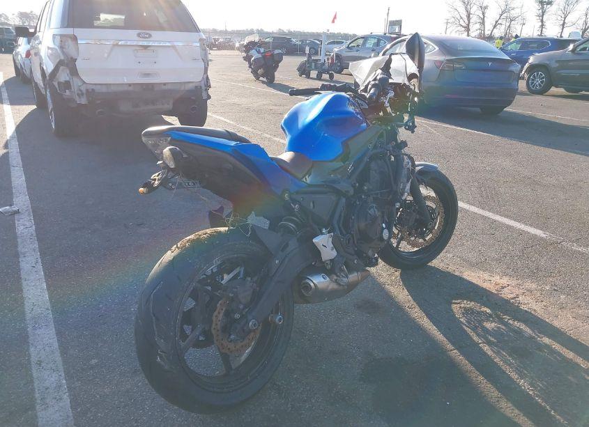 Photo 4 of 2018 Kawasaki Ex650 F (VIN JKAEXEK1XJDA11857)