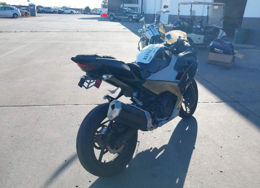 Photo 4 of 2019 Kawasaki Ex400 N/A (VIN JKAEXKG19KDA24835)