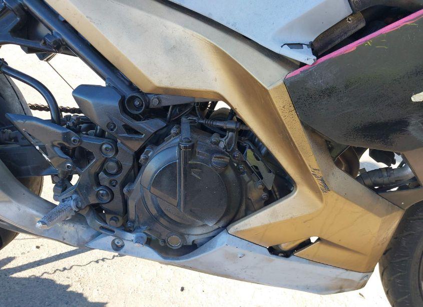 Photo 8 of 2019 Kawasaki Ex400 N/A (VIN JKAEXKG19KDA24835)