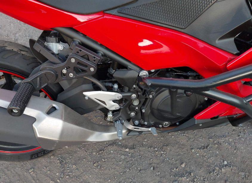 Photo 8 of 2021 Kawasaki Ex400 N/A (VIN JKAEXKH16MDAC2263)