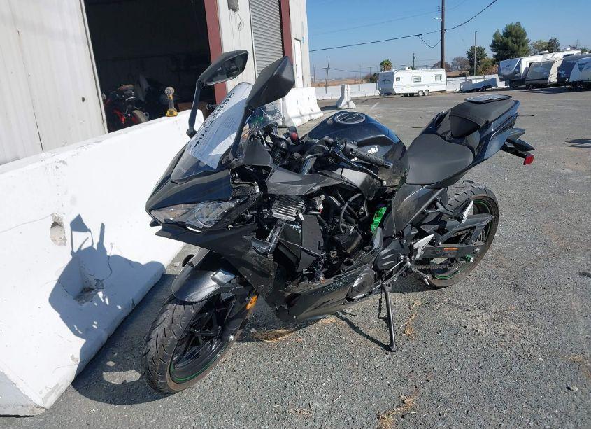 Photo 2 of 2023 Kawasaki Ex400 N/A (VIN JKAEXKH16PDAN4235)