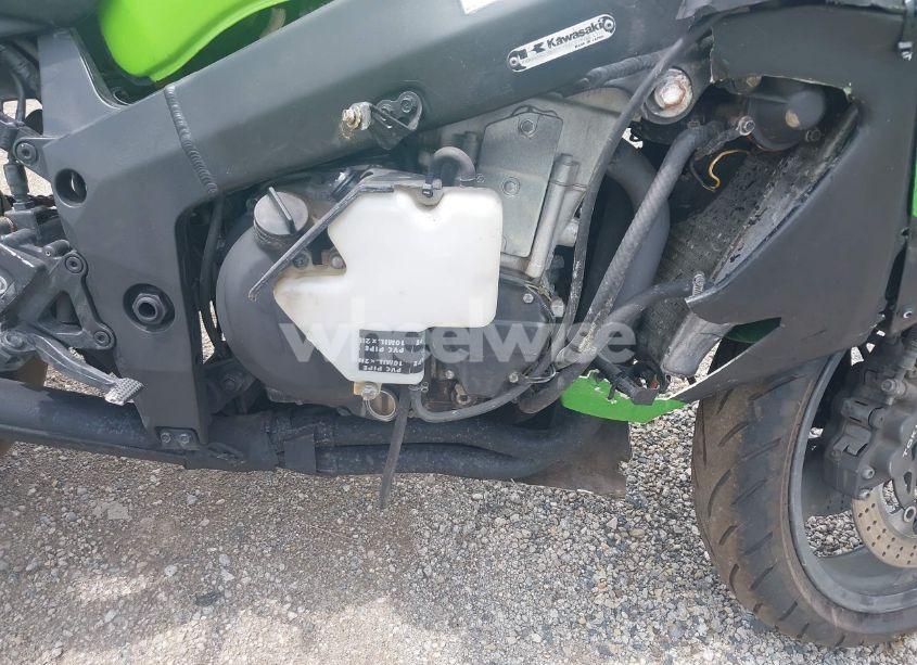 Photo 8 of 2001 Kawasaki Zx750 P (VIN JKAZXDP101A053599)