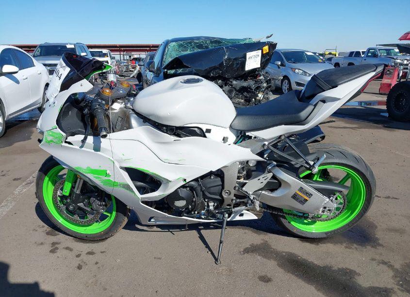 Photo 13 of 2024 Kawasaki Zx636 K (VIN JKBZXJJ12RA009795)