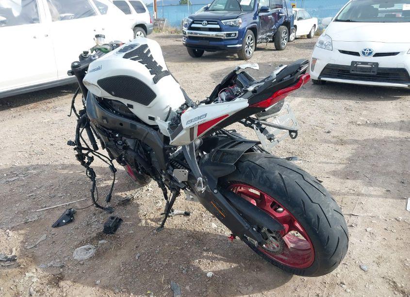 Photo 3 of 2024 Kawasaki Zx636 K (VIN JKBZXJJ13RA002967)