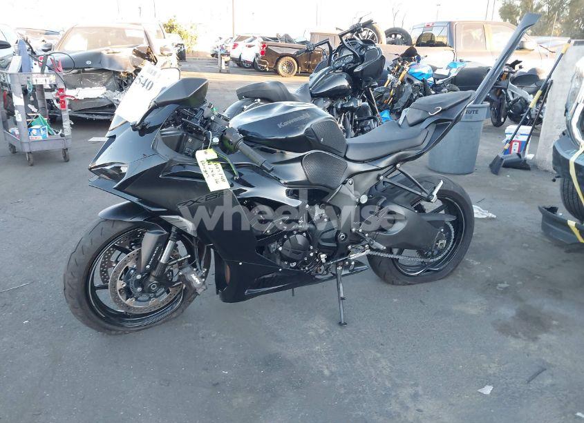 Photo 2 of 2024 Kawasaki Zx636 K (VIN JKBZXJJ14RA006204)