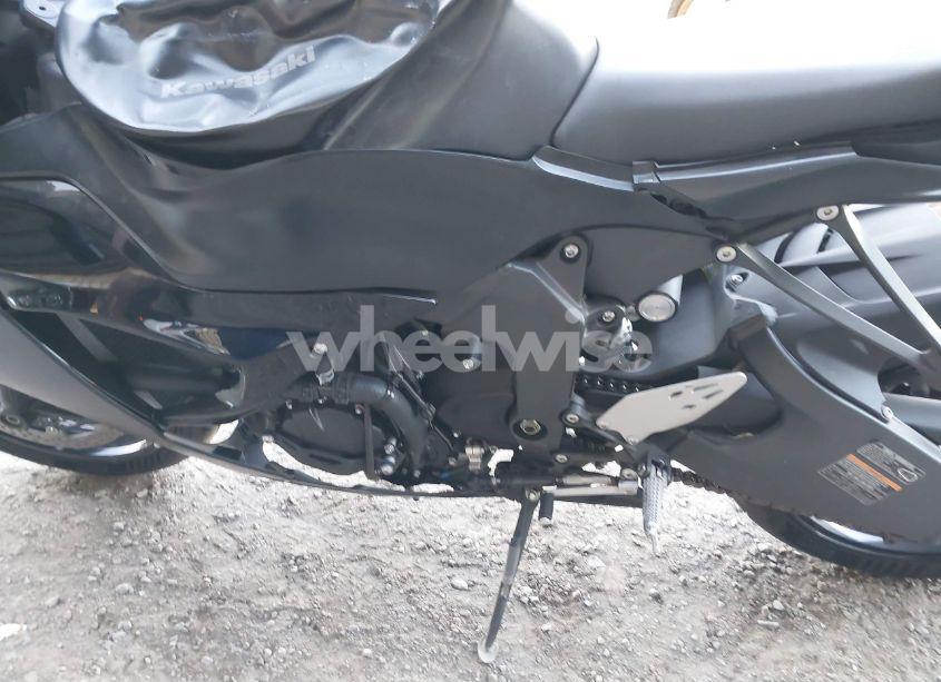 Photo 9 of 2024 Kawasaki Zx636 K (VIN JKBZXJJ17RA009338)