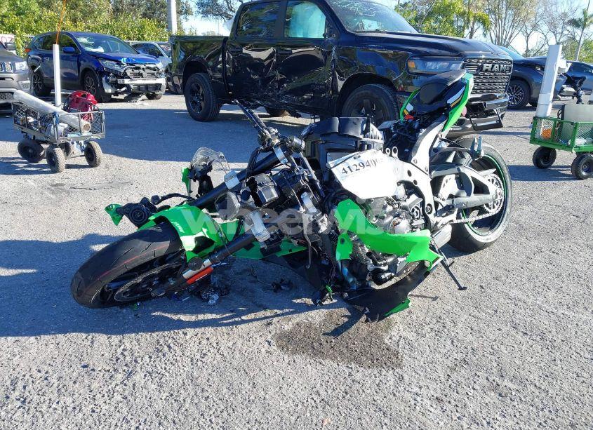 Photo 2 of 2025 Kawasaki Zx1002 L (VIN JKBZXVL11SA017929)