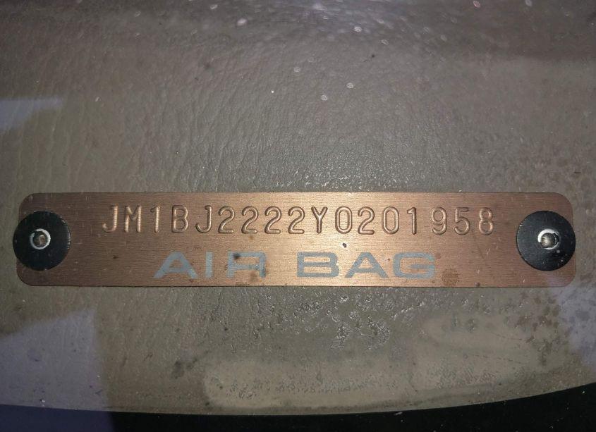 Photo 9 of 2000 Mazda Protege DX/LX (VIN JM1BJ2222Y0201958)