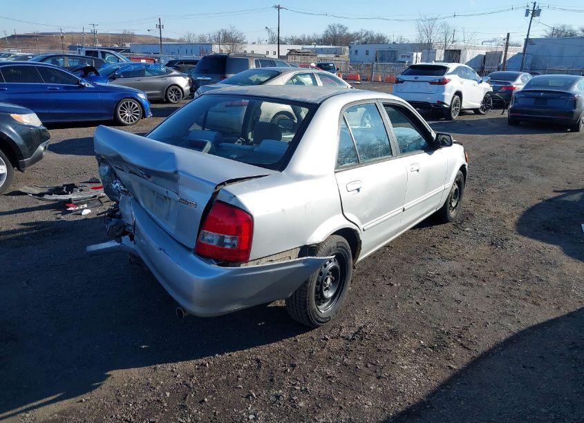 Photo 4 of 2000 Mazda Protege DX/LX (VIN JM1BJ2224Y0287337)