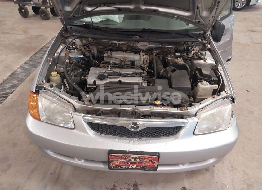 Photo 10 of 2000 Mazda Protege DX/LX (VIN JM1BJ2226Y0206340)