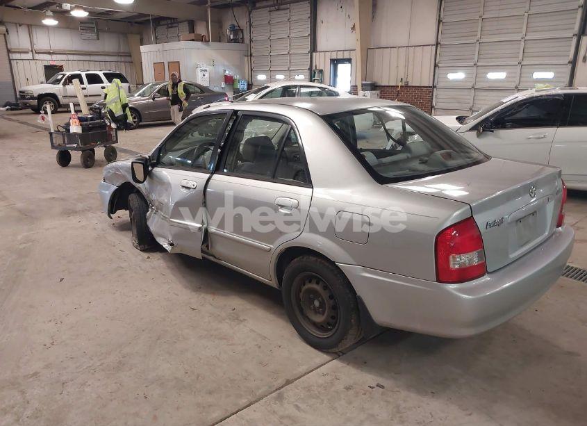 Photo 3 of 2000 Mazda Protege DX/LX (VIN JM1BJ2226Y0206340)