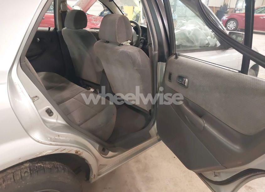 Photo 8 of 2000 Mazda Protege DX/LX (VIN JM1BJ2226Y0206340)