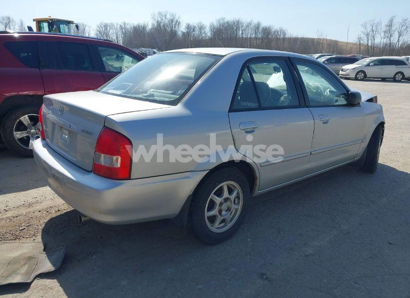 Photo 4 of 2000 Mazda Protege DX/LX (VIN JM1BJ2227Y0240819)