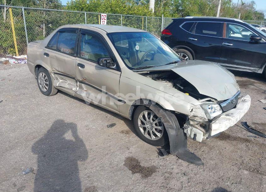 2000 Mazda Protege DX/LX (VIN JM1BJ2227Y0295075) main photo