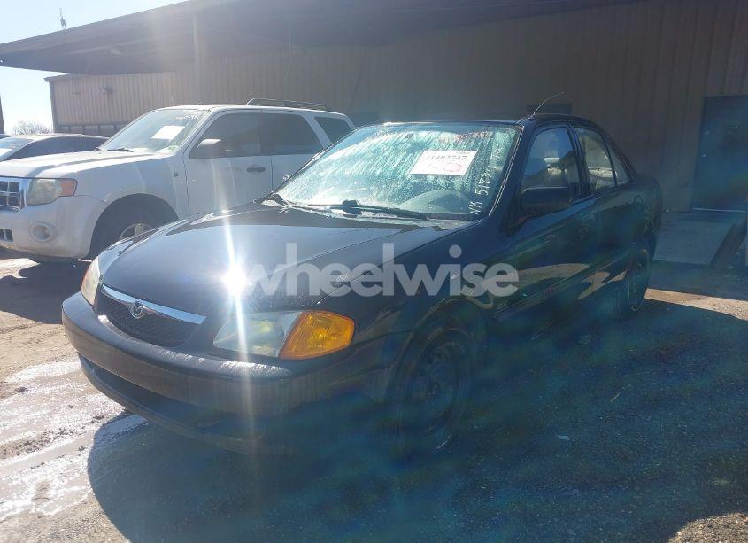 Photo 2 of 2000 Mazda Protege DX/LX (VIN JM1BJ2227Y0303448)