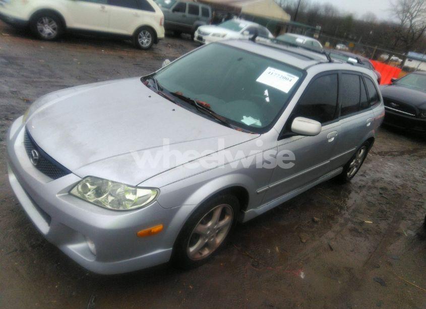 Photo 2 of 2002 Mazda Protege5 BASE (A4)/BASE (M5) (VIN JM1BJ246121495614)