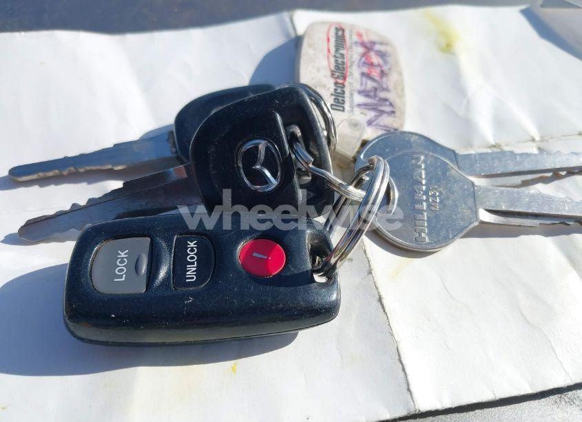 Photo 11 of 2004 Mazda Mazda3 S (VIN JM1BK123841130883)