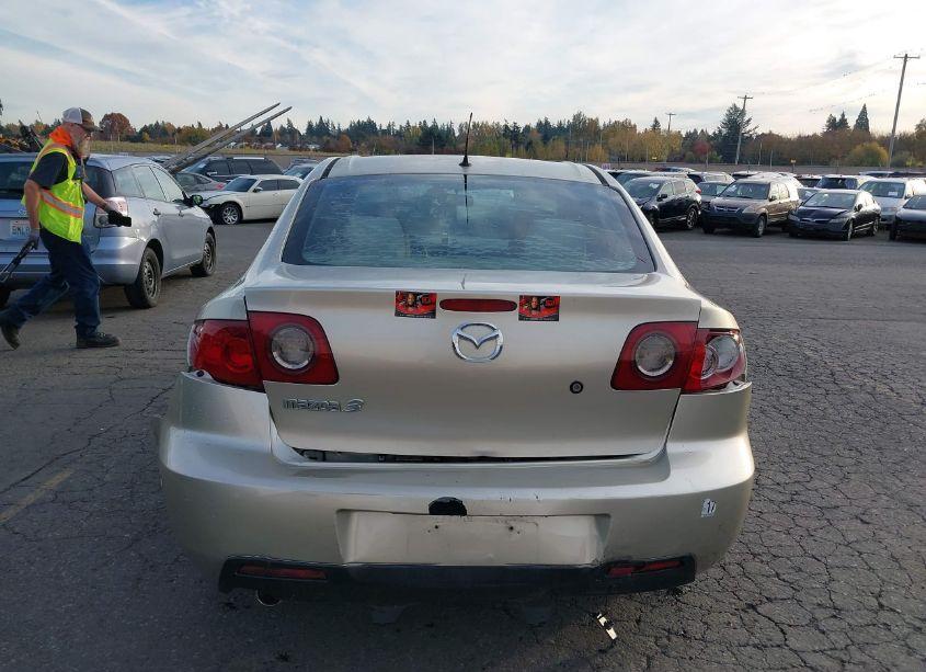Photo 16 of 2004 Mazda Mazda3 I (VIN JM1BK12F141206647)