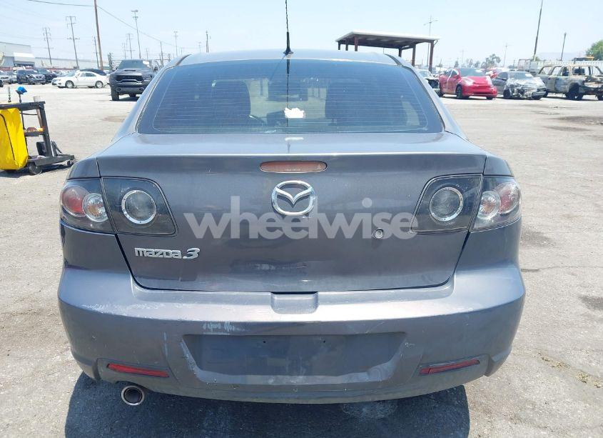 Photo 16 of 2008 Mazda Mazda3 I (VIN JM1BK12F181816974)