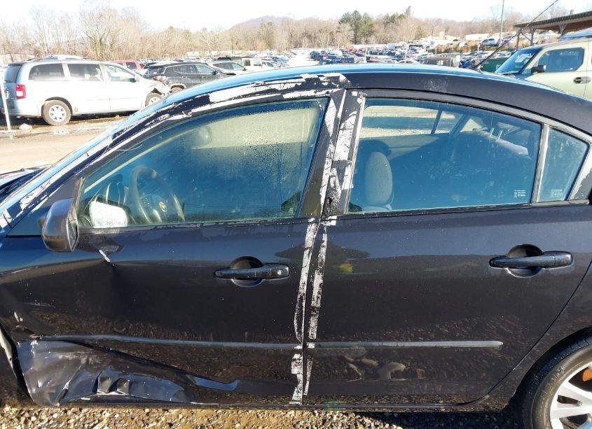 Photo 14 of 2007 Mazda Mazda3 I (VIN JM1BK12F971647169)