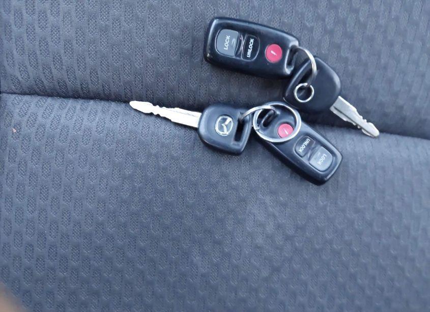 Photo 11 of 2006 Mazda Mazda3 I (VIN JM1BK12FX61474406)