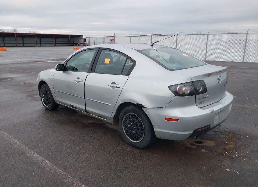 Photo 3 of 2007 Mazda Mazda3 I SPORT (VIN JM1BK12FX71748429)