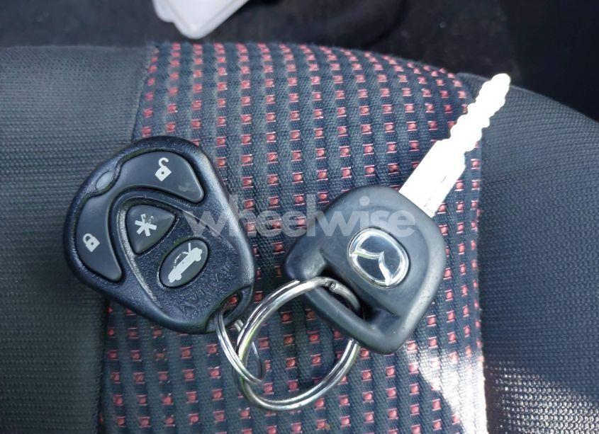 Photo 11 of 2004 Mazda Mazda3 S (VIN JM1BK143641186138)