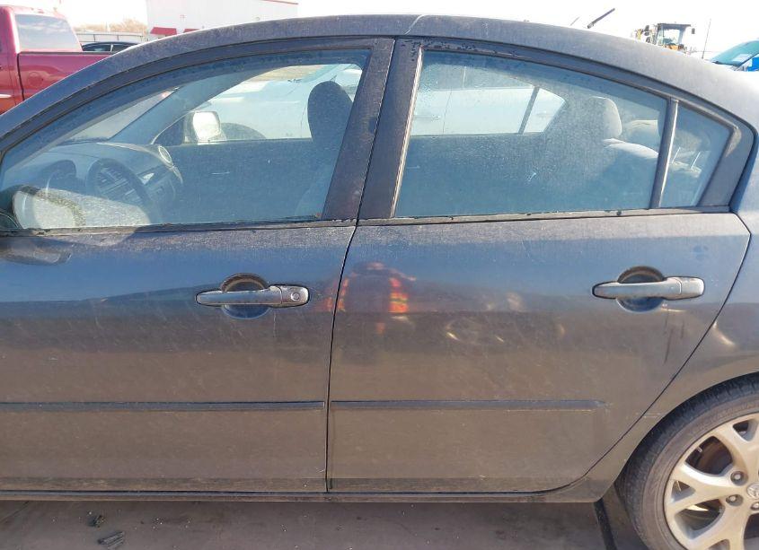 Photo 15 of 2009 Mazda Mazda3 I (VIN JM1BK32F191241806)