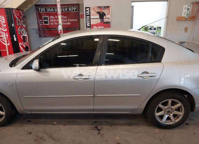 Photo 14 of 2008 Mazda Mazda3 I SPORT (VIN JM1BK32F381177010)
