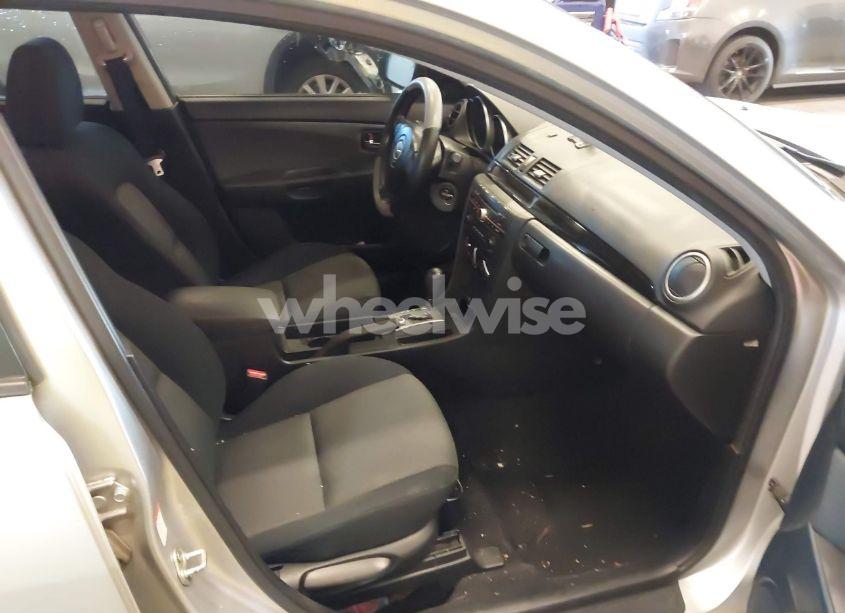 Photo 5 of 2008 Mazda Mazda3 I SPORT (VIN JM1BK32F381177010)