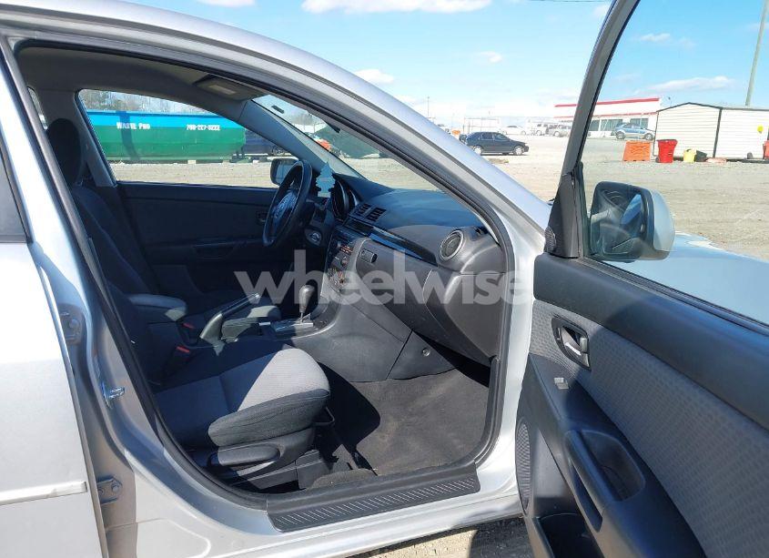 Photo 5 of 2006 Mazda Mazda3 I (VIN JM1BK32F461449299)