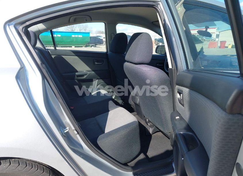 Photo 8 of 2006 Mazda Mazda3 I (VIN JM1BK32F461449299)