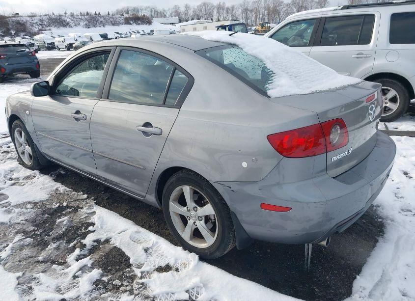 Photo 3 of 2006 Mazda Mazda3 I (VIN JM1BK32F561456746)