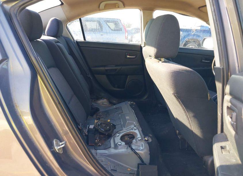 Photo 8 of 2007 Mazda Mazda3 I (VIN JM1BK32F571674025)