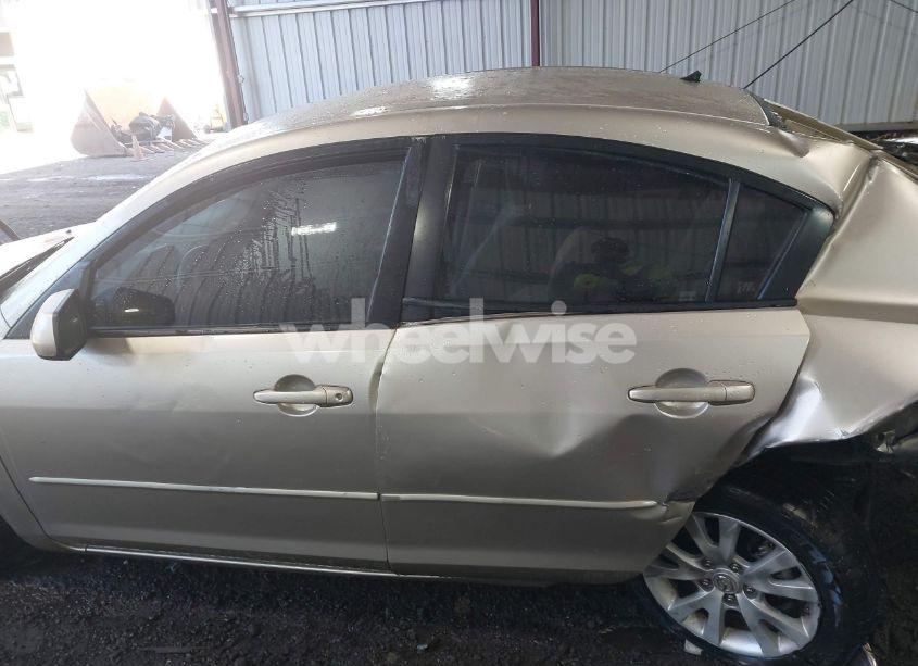 Photo 13 of 2008 Mazda Mazda3 I (VIN JM1BK32F881782950)