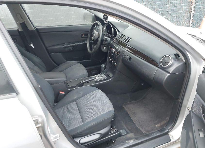 Photo 5 of 2008 Mazda Mazda3 I (VIN JM1BK32G181813013)